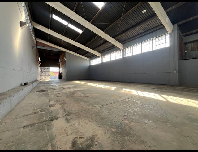 552M² WAREHOUSE TO LET IN EASTLEIGH